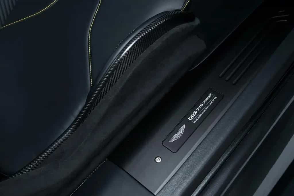 Aston Martin DBS 5.2 V12 Volante 770 Ultimate 08/2023-photo-37