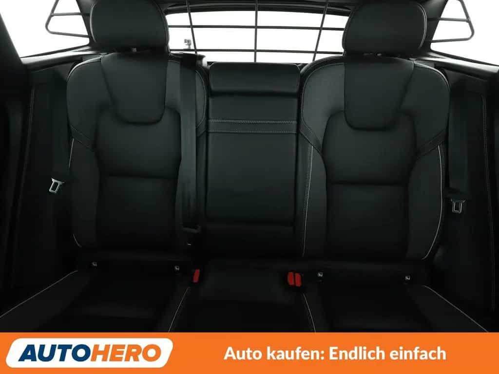 Volvo XC60 2.0 B5 Diesel R-Design AWD Aut.*NAV*TEMP* 02/2020-photo-14