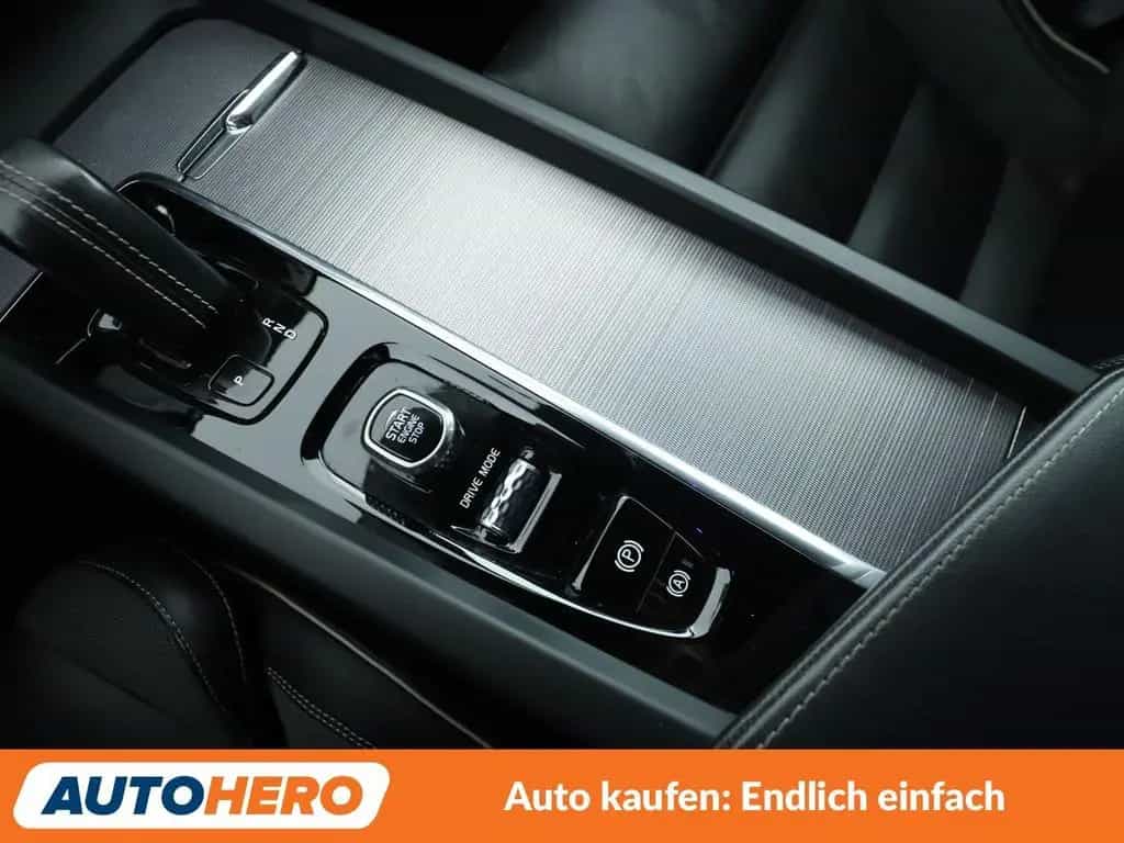 Volvo XC60 2.0 B5 Diesel R-Design AWD Aut.*NAV*TEMP* 02/2020-photo-22