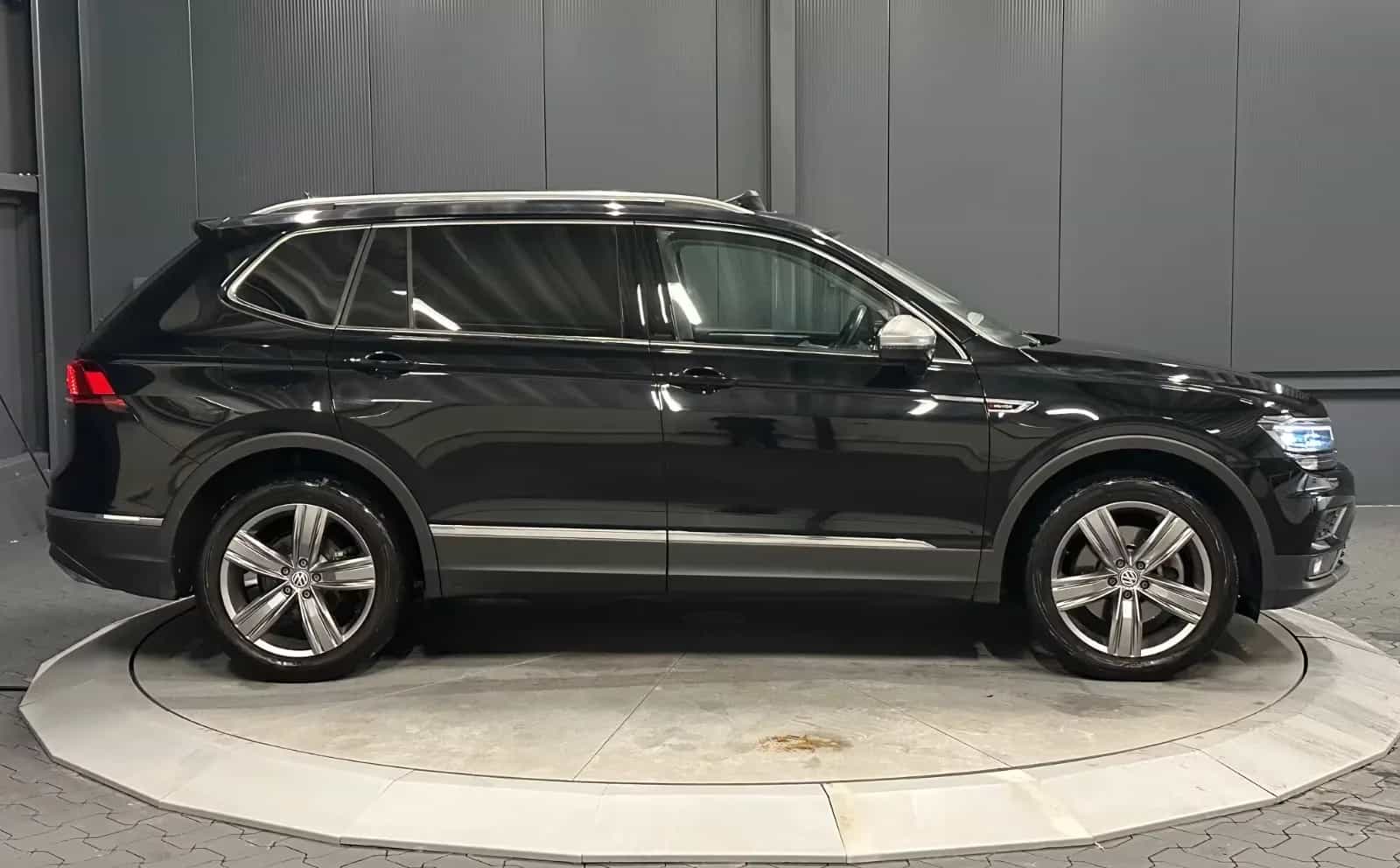 Volkswagen Tiguan Allspace 09/2021-photo-8