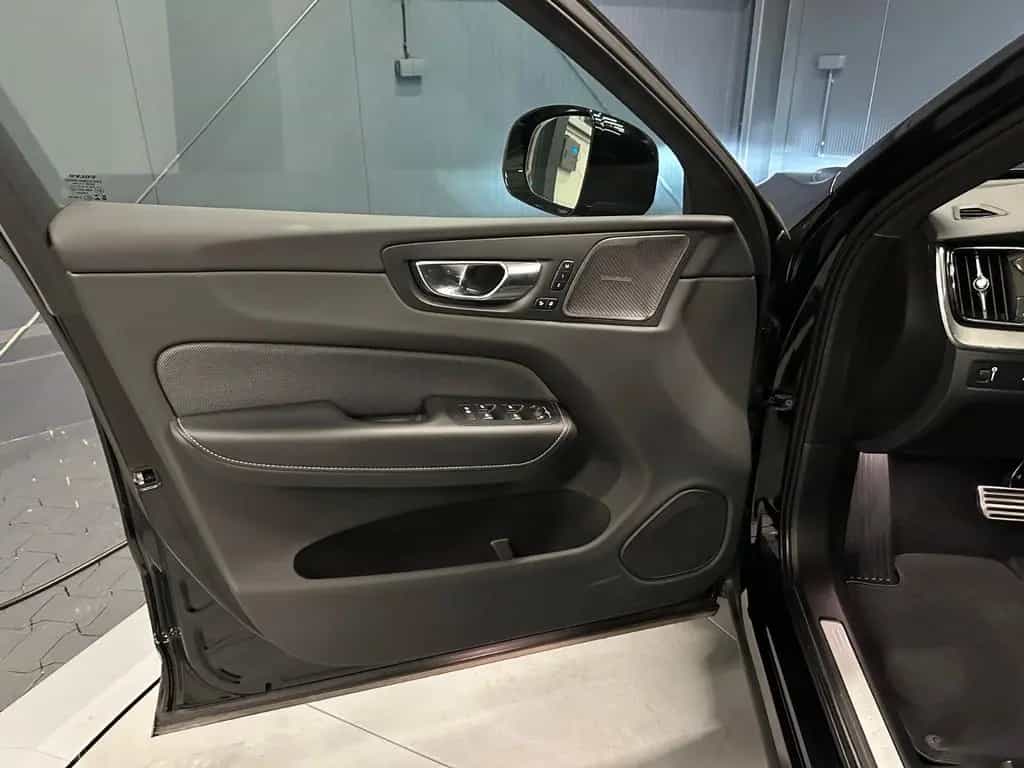 Volvo XC60 R-Design AWD *19Zoll*AHK*360°*Harman/Kardon 03/2022-photo-12
