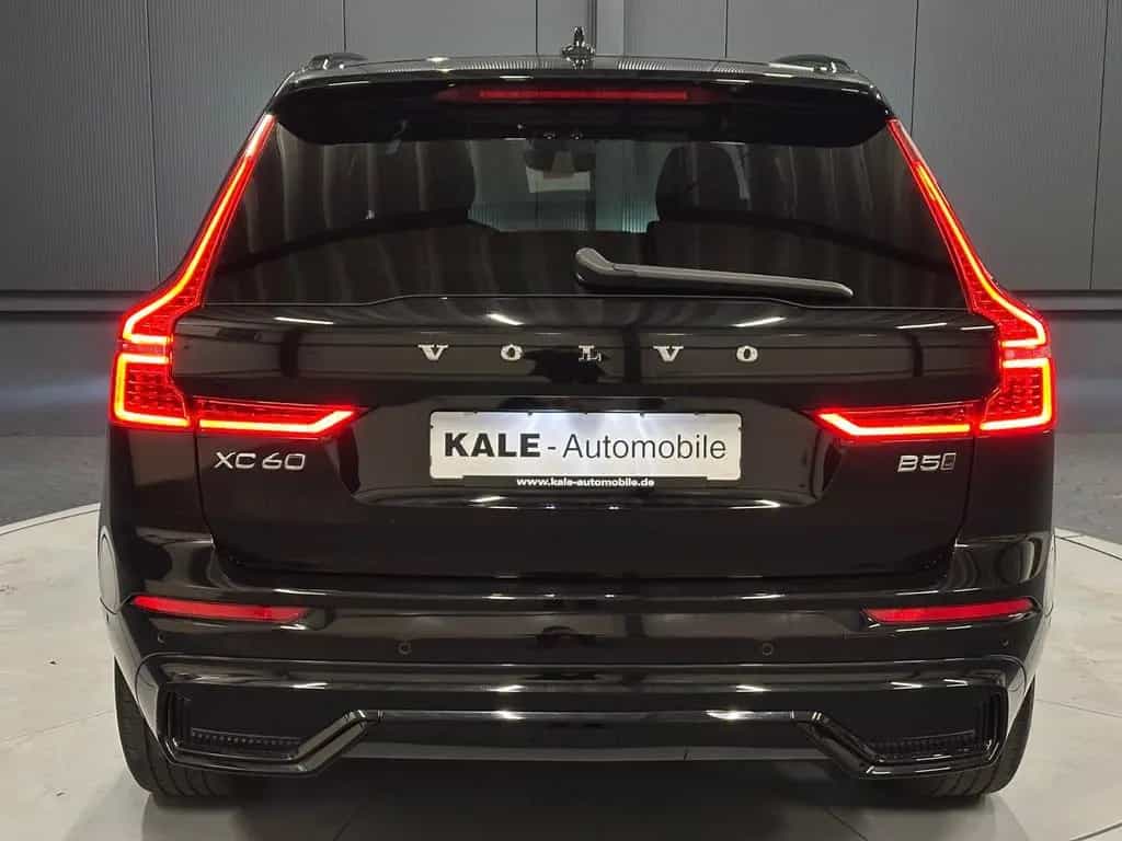 Volvo XC60 R-Design AWD *19Zoll*AHK*360°*Harman/Kardon 03/2022-photo-3