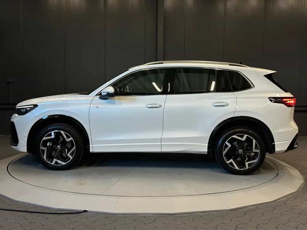 Volkswagen Tiguan 2.0 TDI 4Motion R-Line*19Zoll*AHK*Standhz 06/2024-photo-1