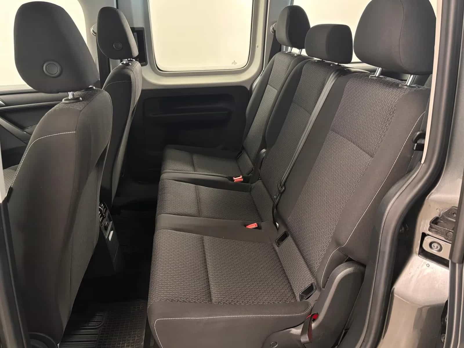 Volkswagen Caddy 04/2016-photo-13