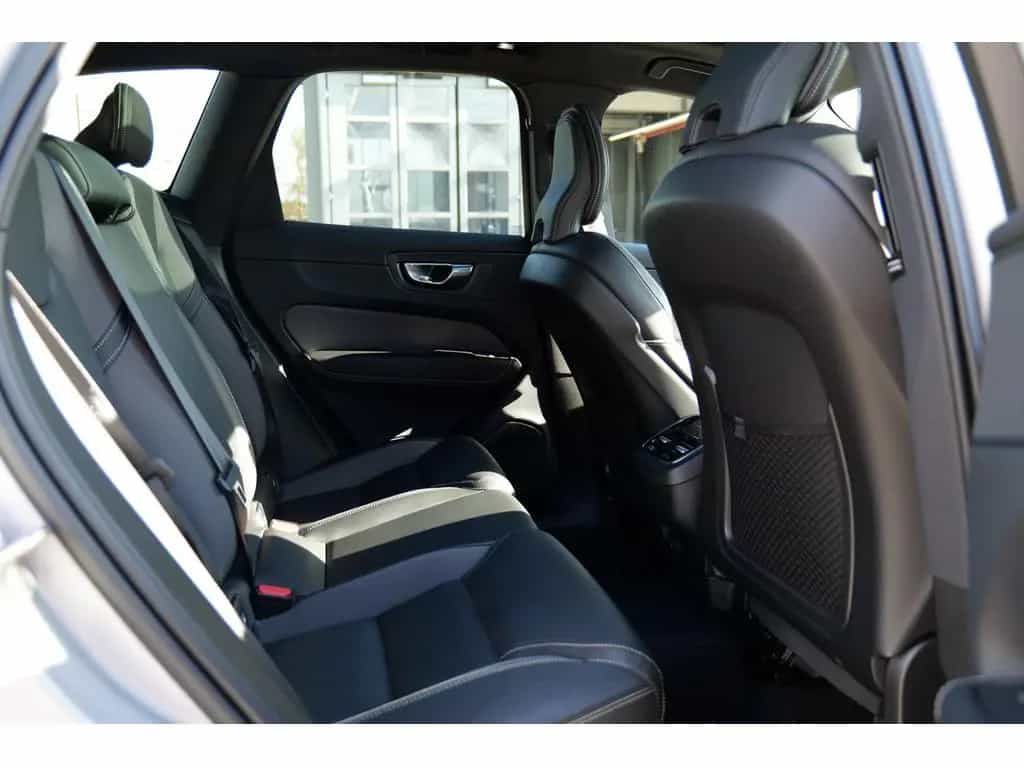 Volvo XC60 B5 Ultimate Dark AWD FACEL. LED AHK STANDHZ 03/2023-photo-13