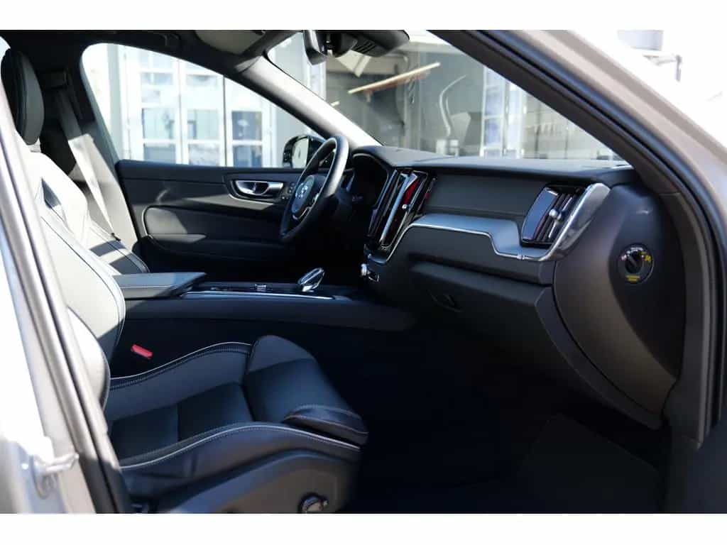 Volvo XC60 B5 Ultimate Dark AWD FACEL. LED AHK STANDHZ 03/2023-photo-14