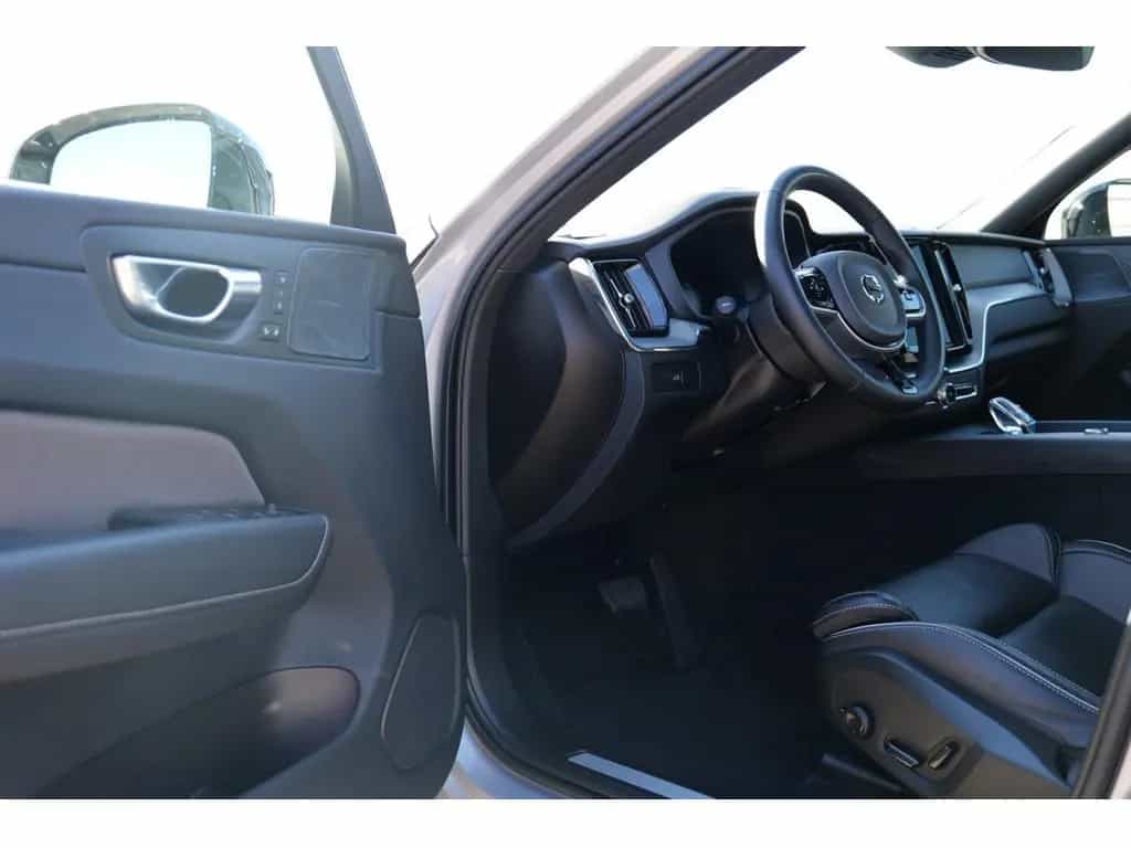Volvo XC60 B5 Ultimate Dark AWD FACEL. LED AHK STANDHZ 03/2023-photo-7