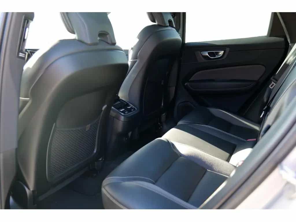 Volvo XC60 B5 Ultimate Dark AWD FACEL. LED AHK STANDHZ 03/2023-photo-9