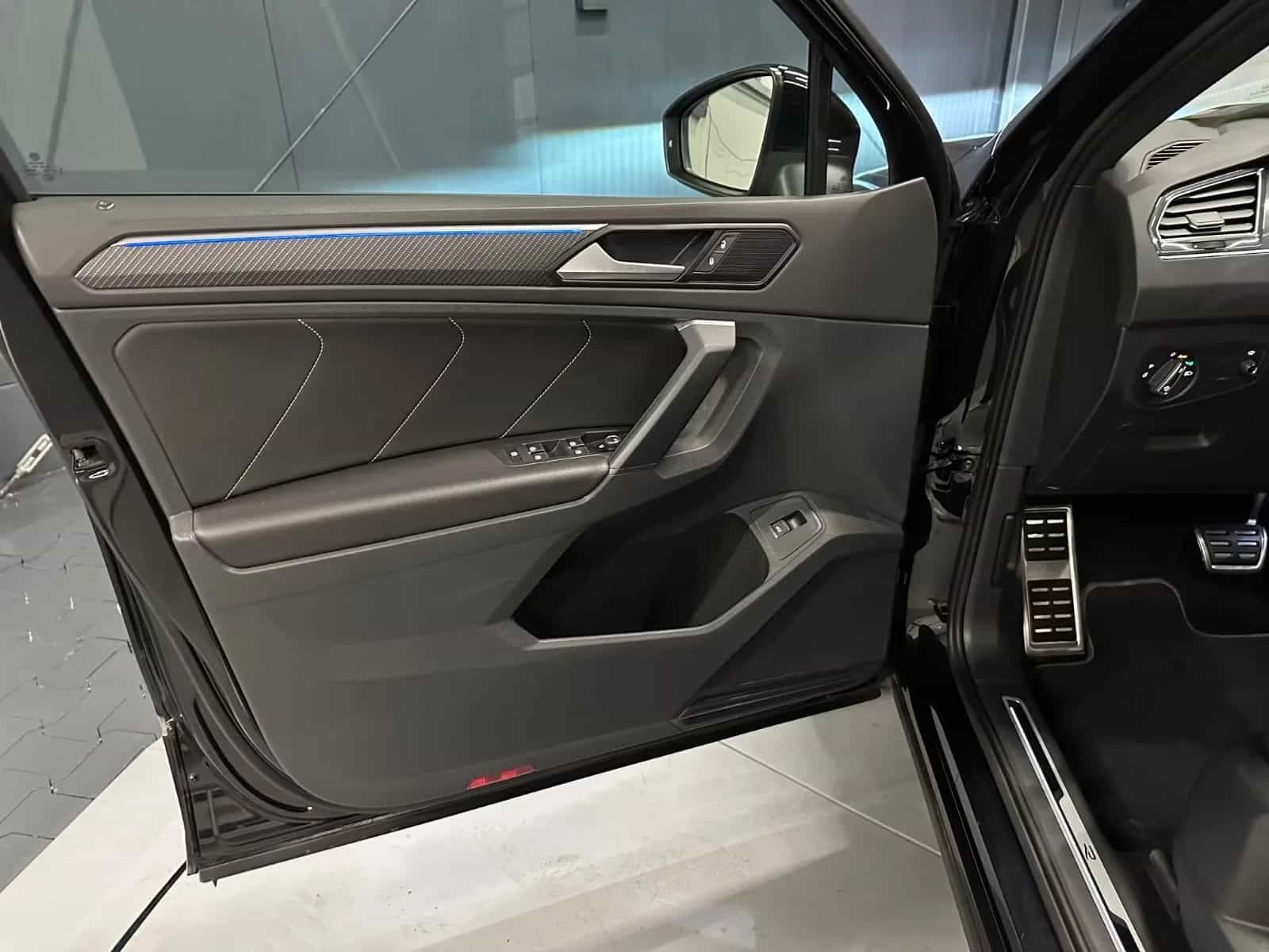 Volkswagen Tiguan 05/2021-photo-11