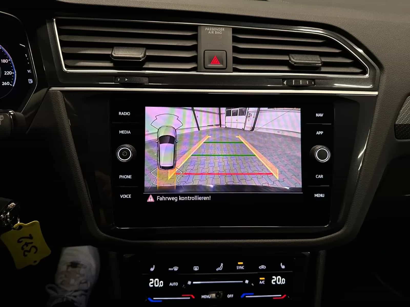Volkswagen Tiguan 05/2021-photo-19