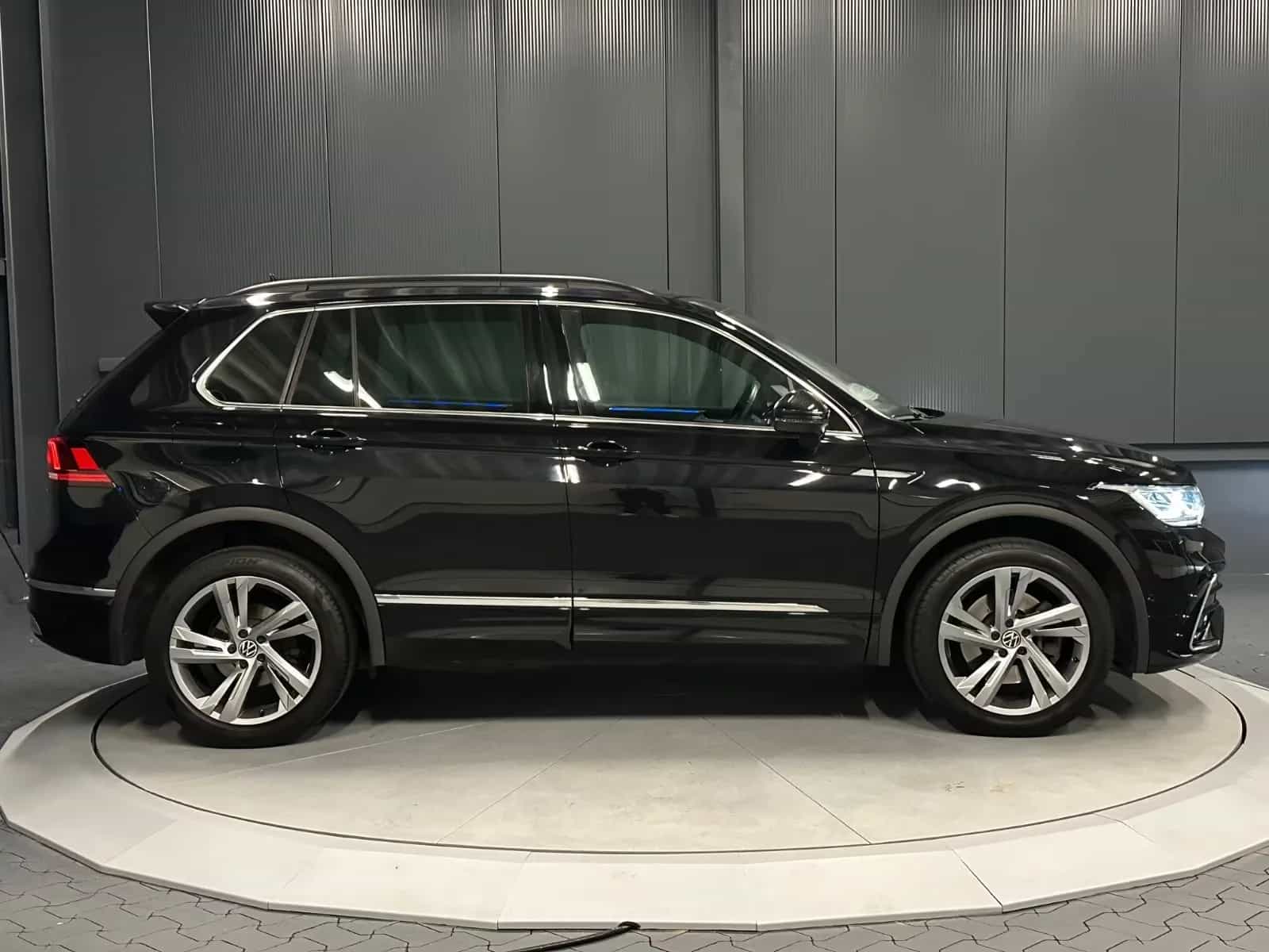 Volkswagen Tiguan 05/2021-photo-4