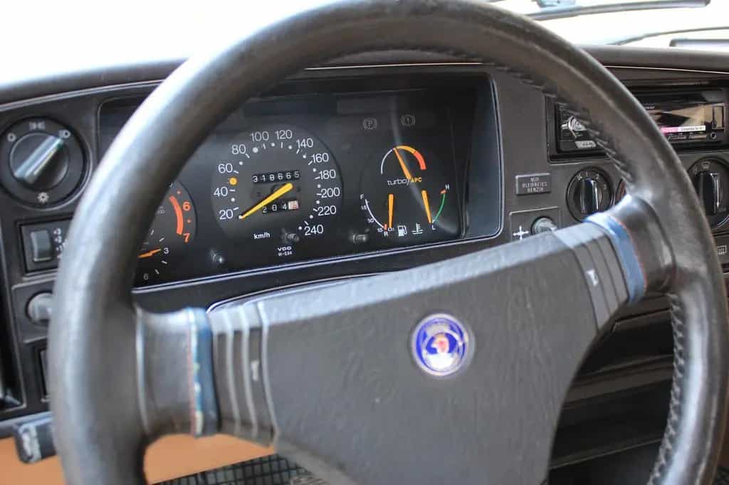 Saab 900 Turbo 16S MJ1988 schwarz Leder beige 07/1988-photo-8
