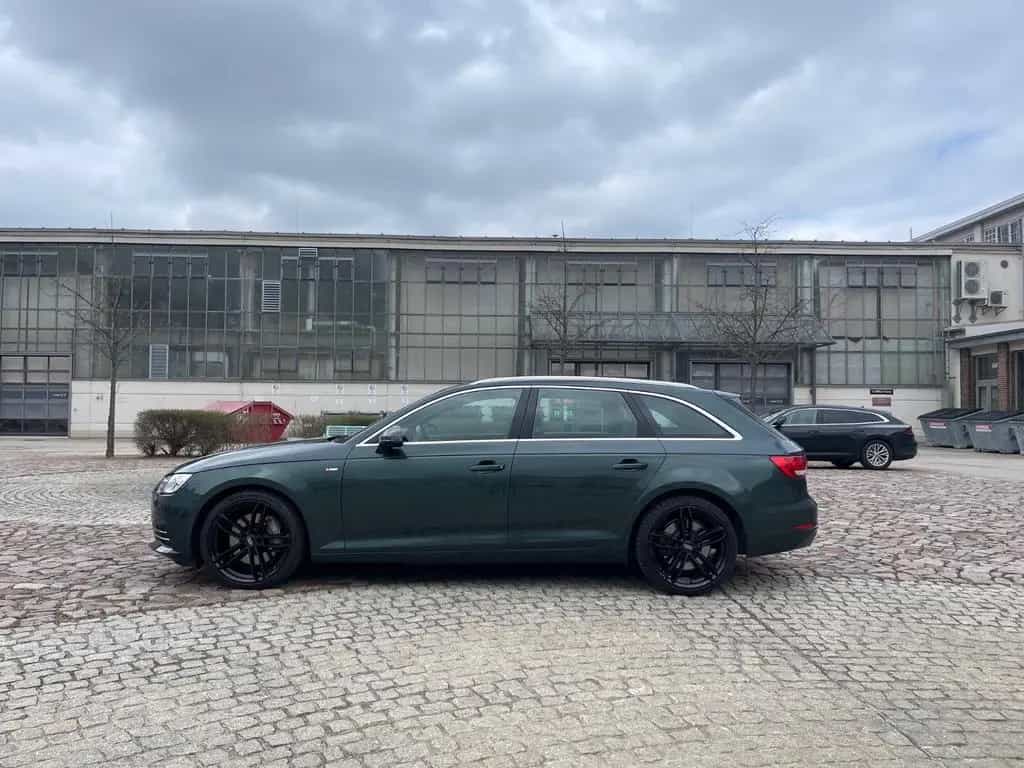 Audi A4 Avant quattro sport, S-Line, Standheizung 03/2018-photo-1