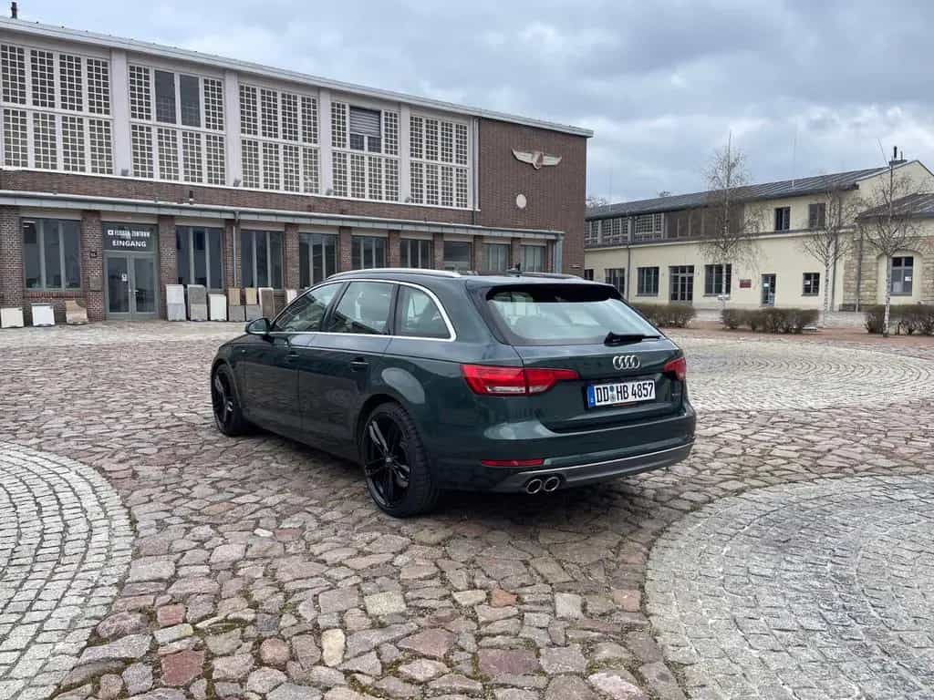 Audi A4 Avant quattro sport, S-Line, Standheizung 03/2018-photo-2