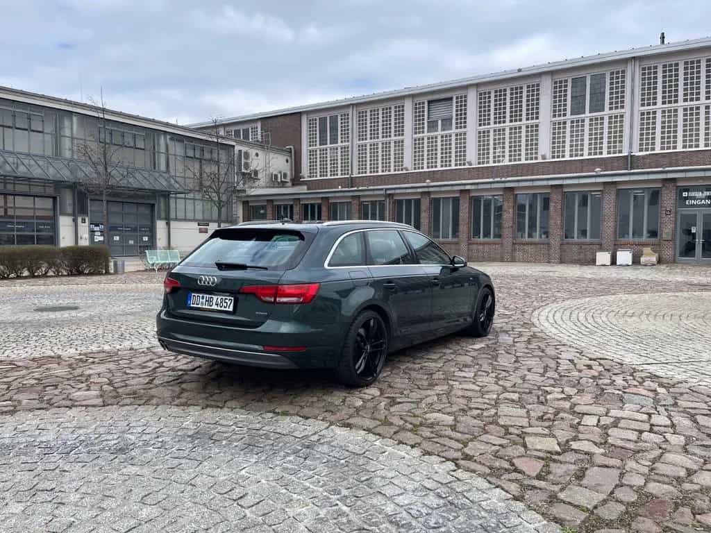 Audi A4 Avant quattro sport, S-Line, Standheizung 03/2018-photo-4