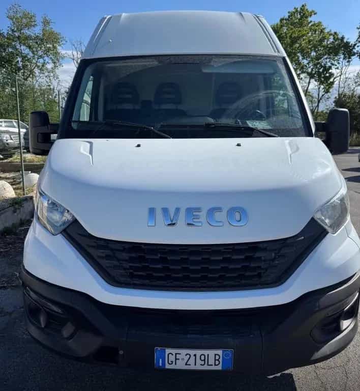 Iveco Daily 33S12V 2.3 HPT PC-TN Furgone 03/2021-photo-1