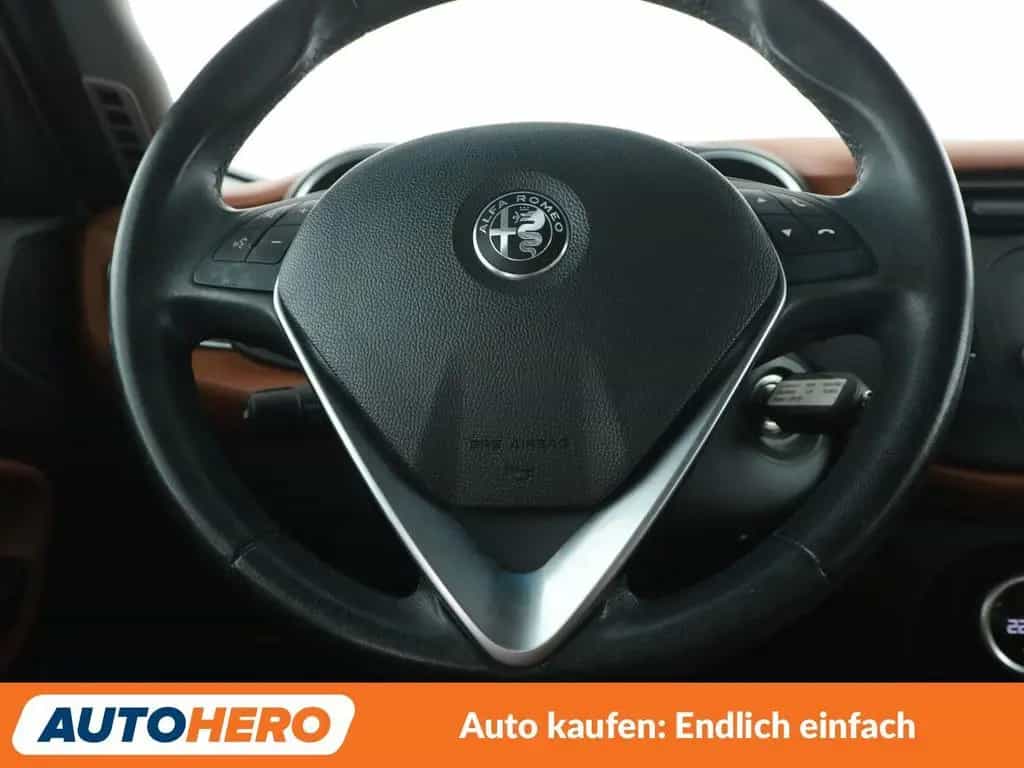 Alfa Romeo Giulietta 1.4 Turbo Super Aut.*TEMPO*PDC*SHZ* 06/2016-photo-18