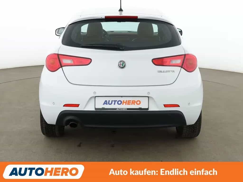 Alfa Romeo Giulietta 1.4 Turbo Super Aut.*TEMPO*PDC*SHZ* 06/2016-photo-4