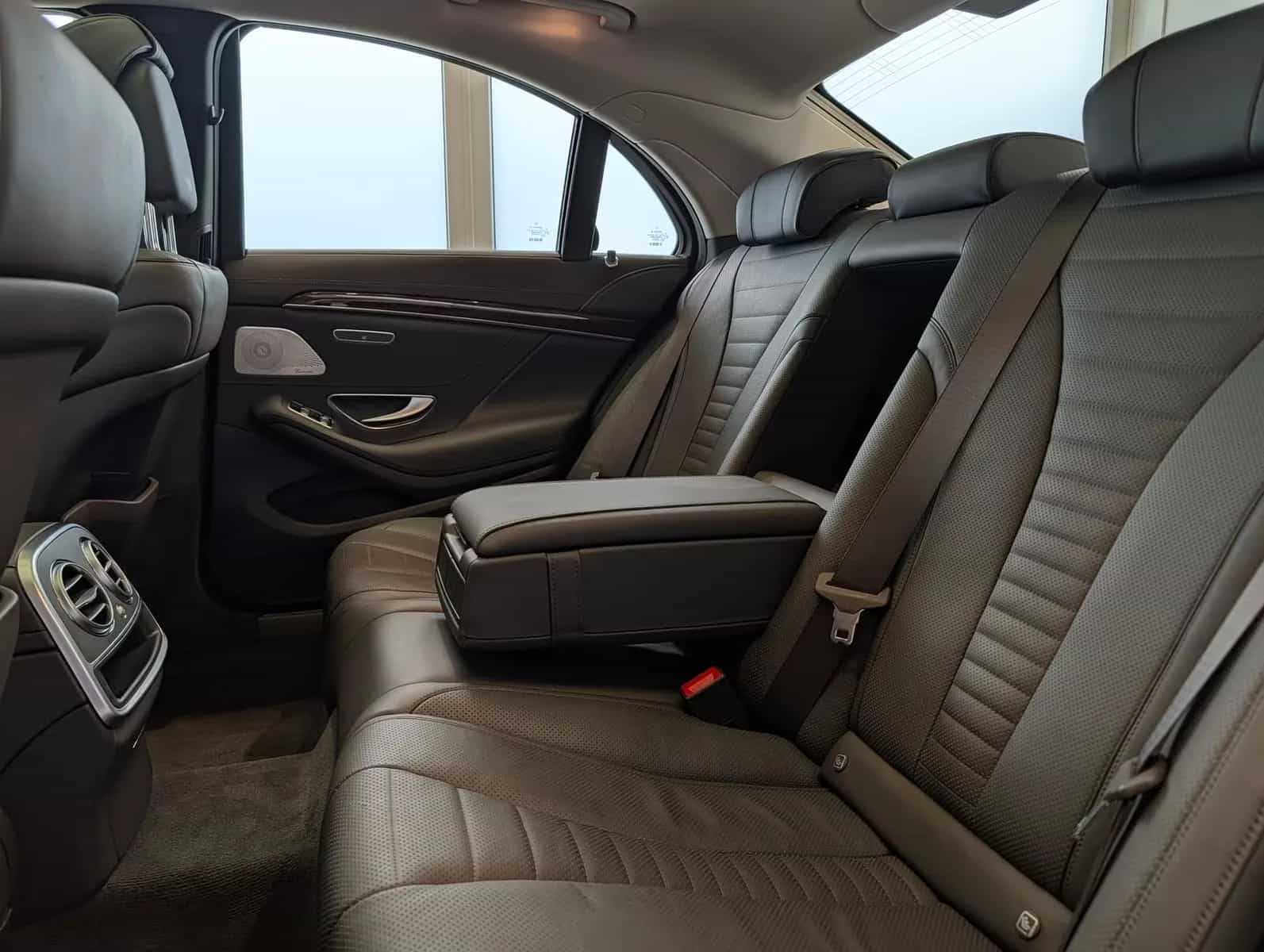 Mercedes-Benz S-Class 560 11/2017-photo-24