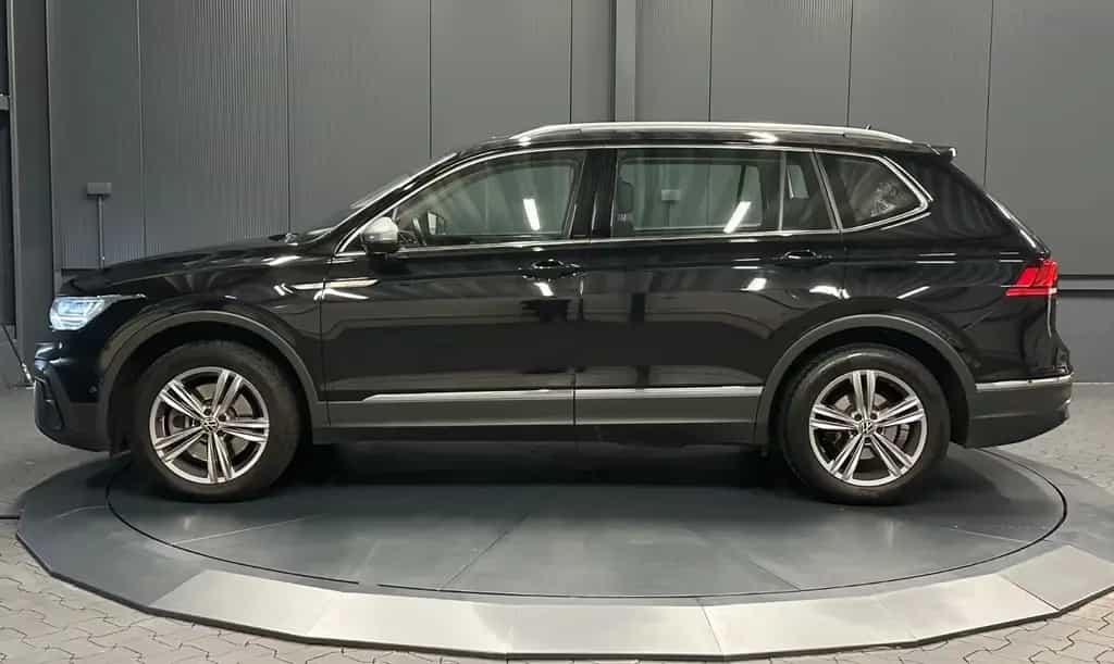 Volkswagen Tiguan Allspace Life 4Motion *PANORAMA*MASSAGE* 12/2022-photo-1