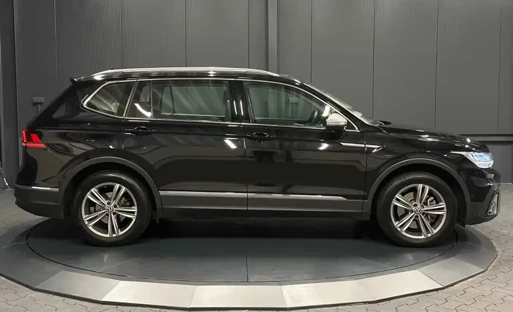 Volkswagen Tiguan Allspace Life 4Motion *PANORAMA*MASSAGE* 12/2022-photo-4