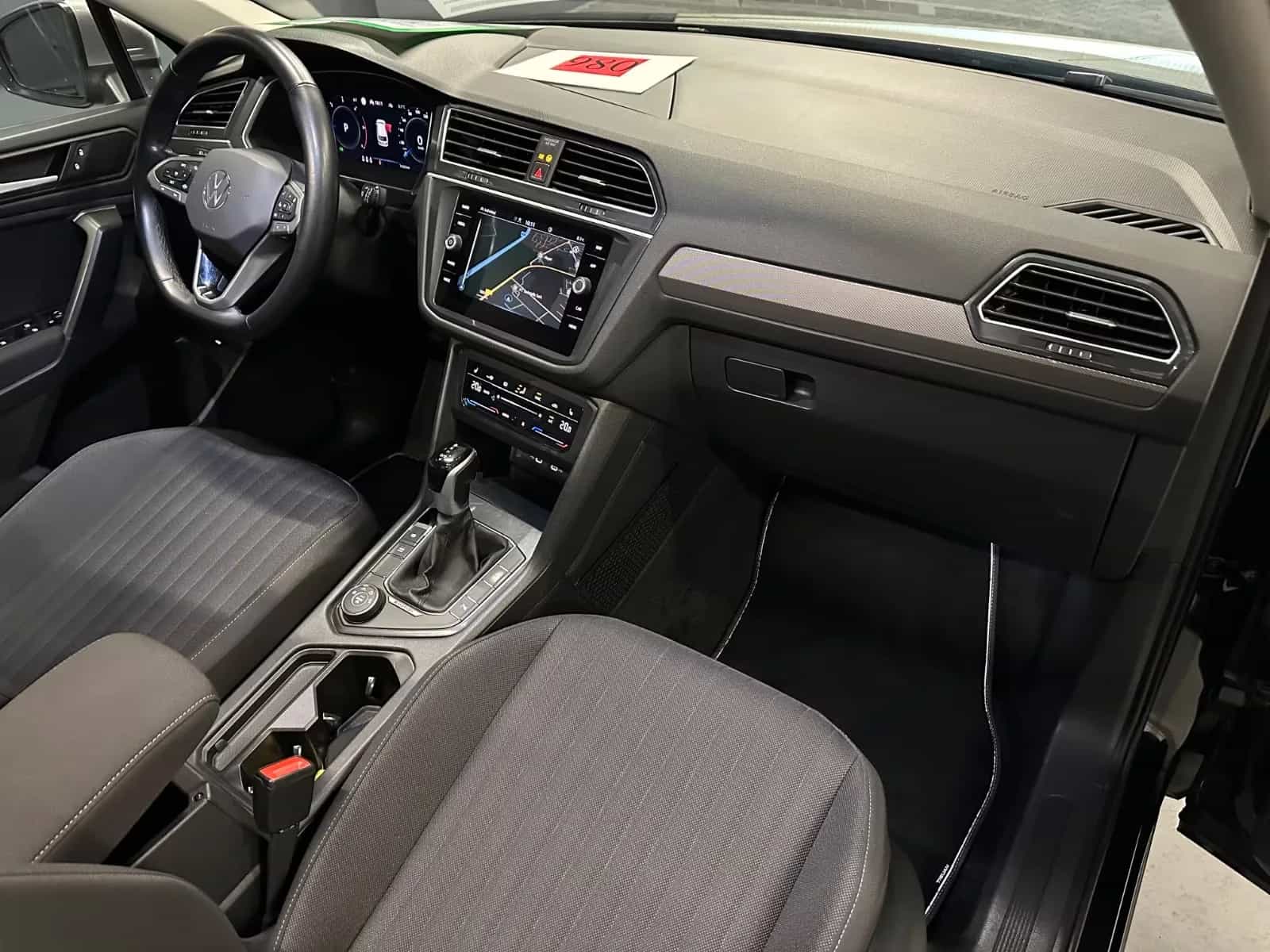 Volkswagen Tiguan Allspace 11/2023-photo-11