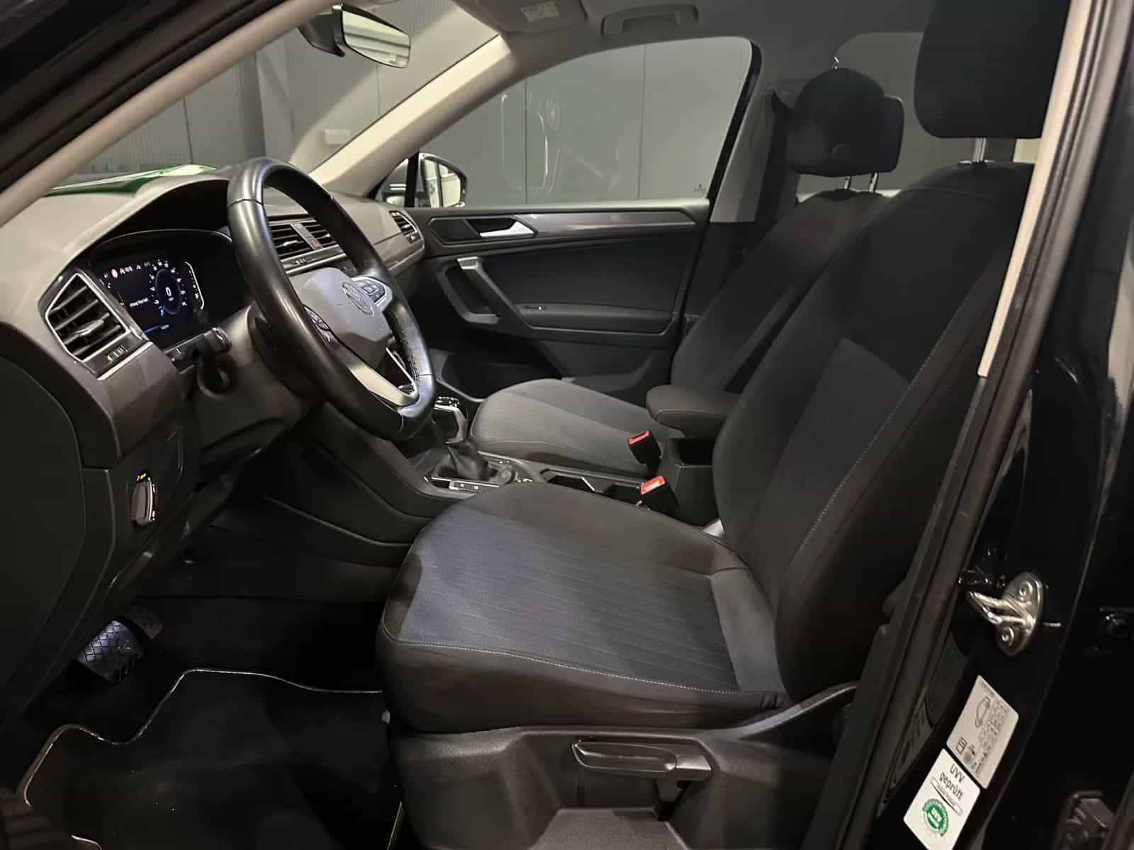 Volkswagen Tiguan Allspace 11/2023-photo-14