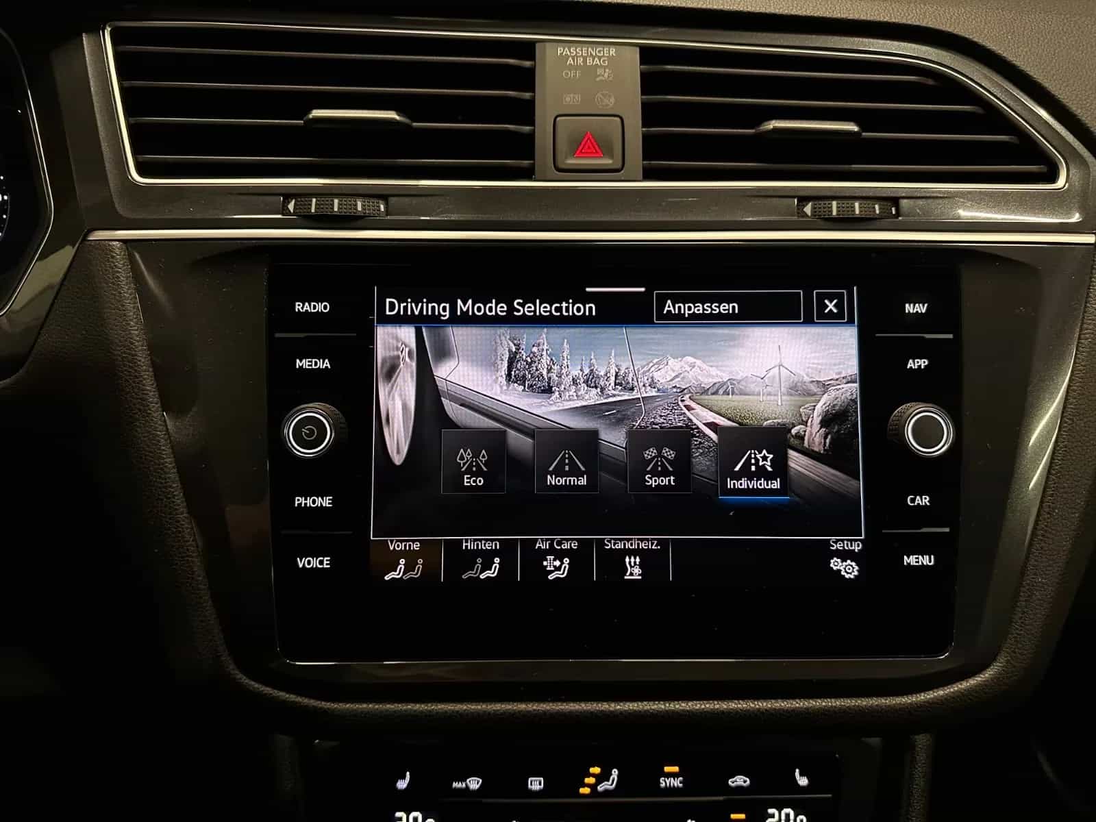 Volkswagen Tiguan Allspace 11/2023-photo-22