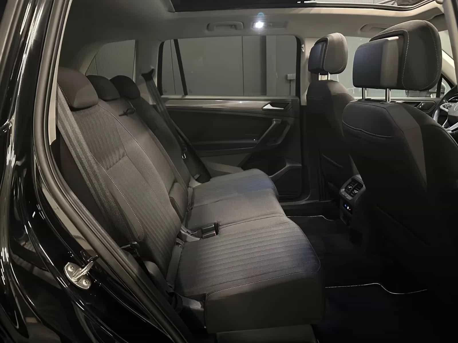 Volkswagen Tiguan Allspace 11/2023-photo-25
