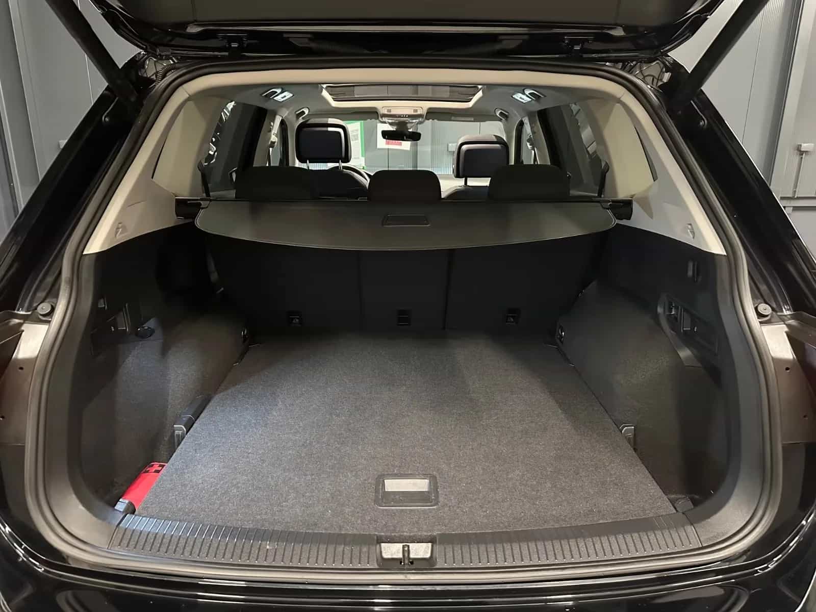 Volkswagen Tiguan Allspace 11/2023-photo-27