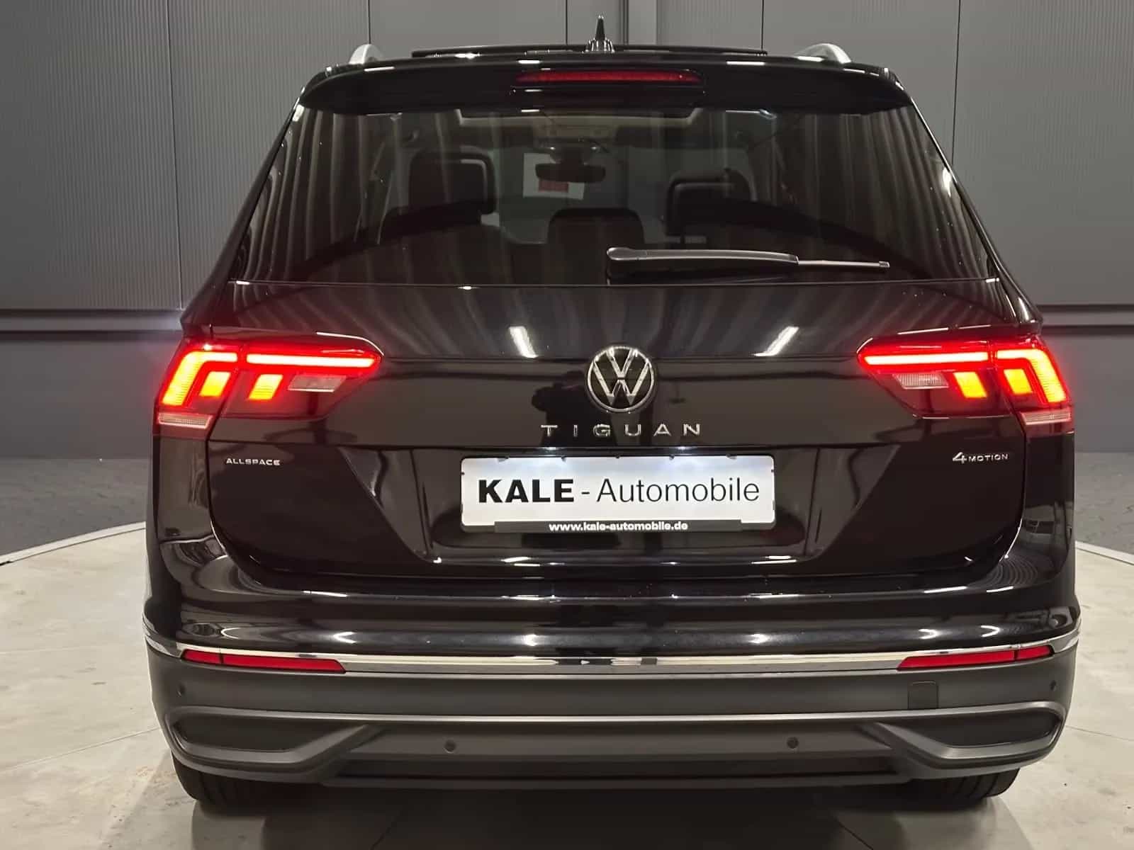 Volkswagen Tiguan Allspace 11/2023-photo-3