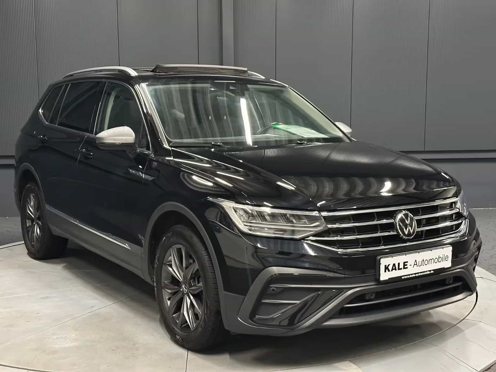 Volkswagen Tiguan Allspace 11/2023-photo-6