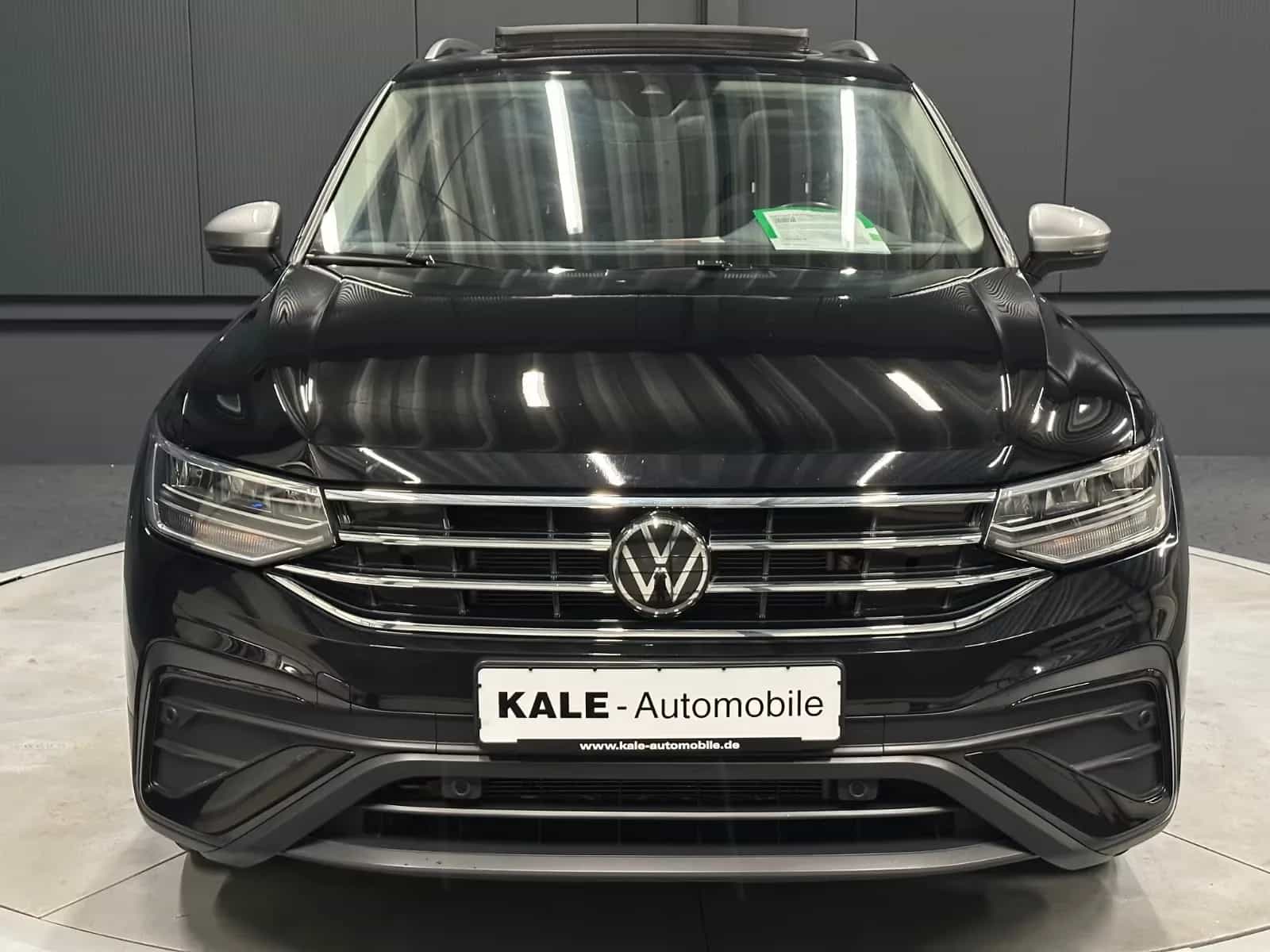 Volkswagen Tiguan Allspace 11/2023-photo-7