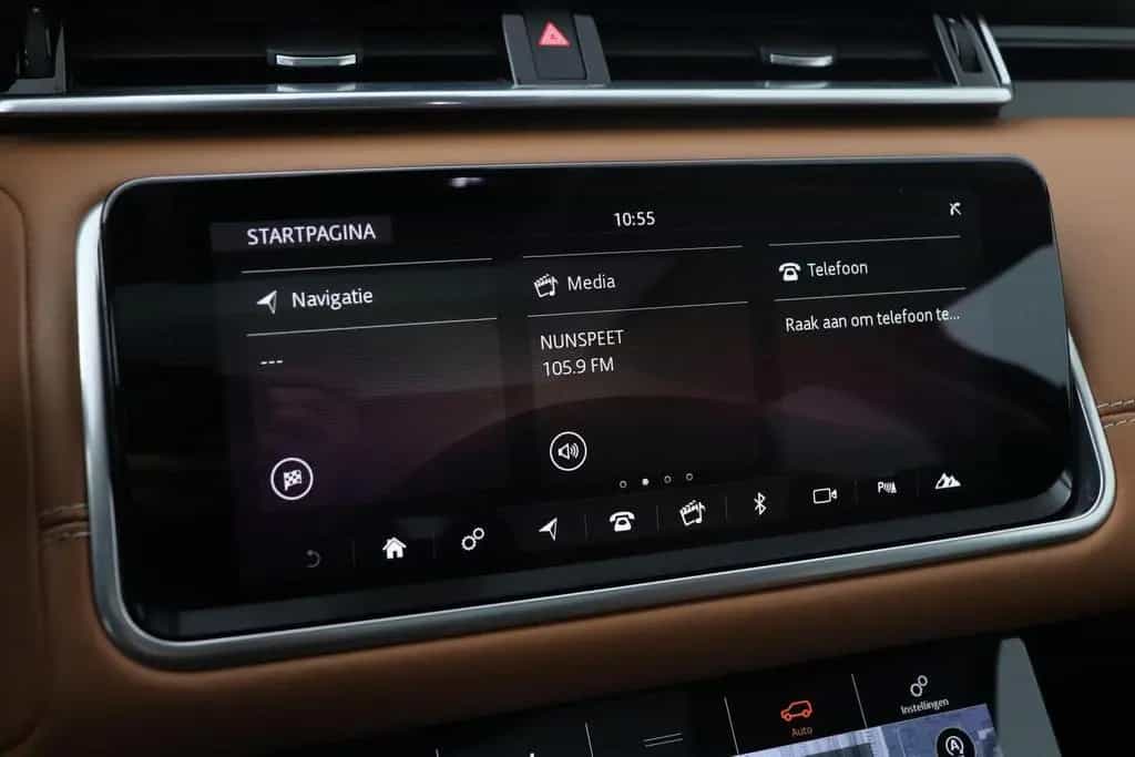 Land Rover Range Rover Rover Velar 2.0 I4 AWD R-Dynamic SE | pano 08/2018-photo-19
