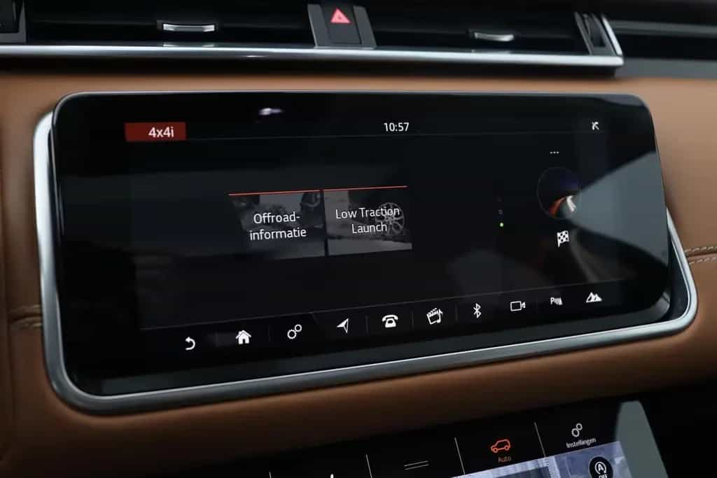 Land Rover Range Rover Rover Velar 2.0 I4 AWD R-Dynamic SE | pano 08/2018-photo-25