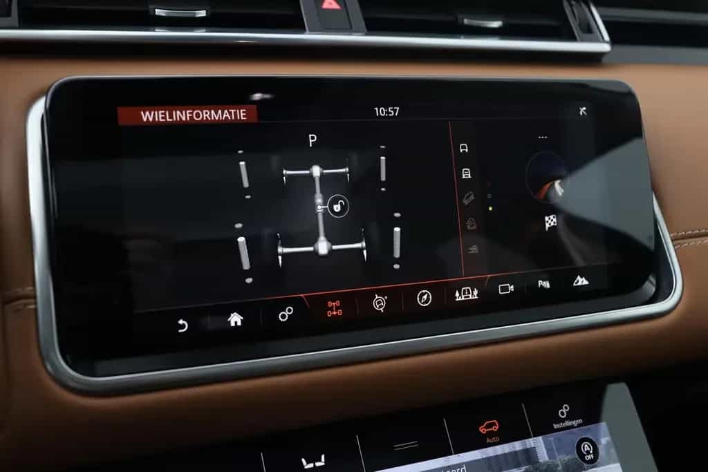 Land Rover Range Rover Rover Velar 2.0 I4 AWD R-Dynamic SE | pano 08/2018-photo-26