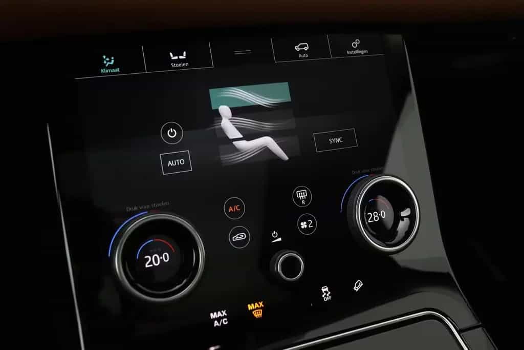 Land Rover Range Rover Rover Velar 2.0 I4 AWD R-Dynamic SE | pano 08/2018-photo-28