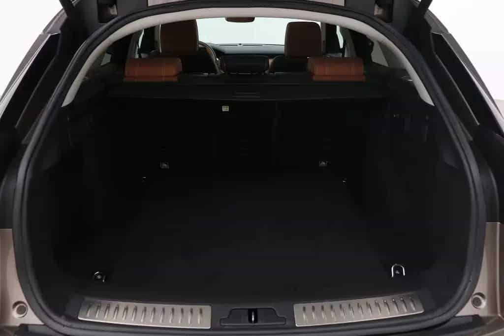 Land Rover Range Rover Rover Velar 2.0 I4 AWD R-Dynamic SE | pano 08/2018-photo-47