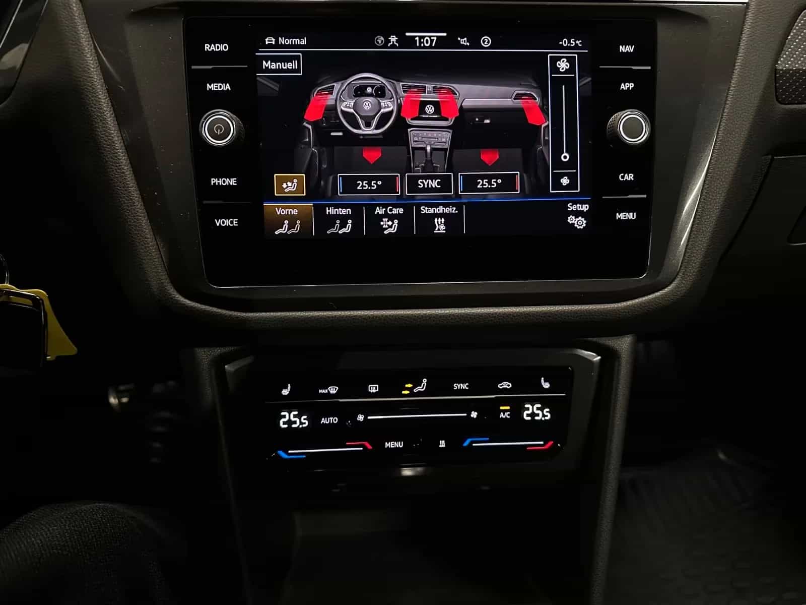 Volkswagen Tiguan Allspace 11/2022-photo-18