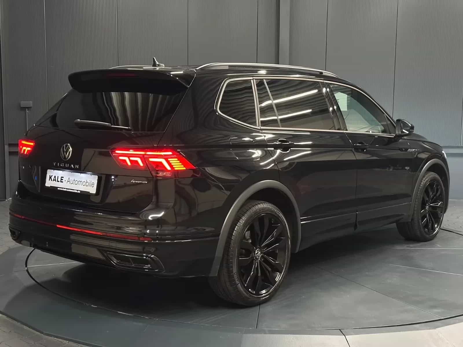 Volkswagen Tiguan Allspace 11/2022-photo-4