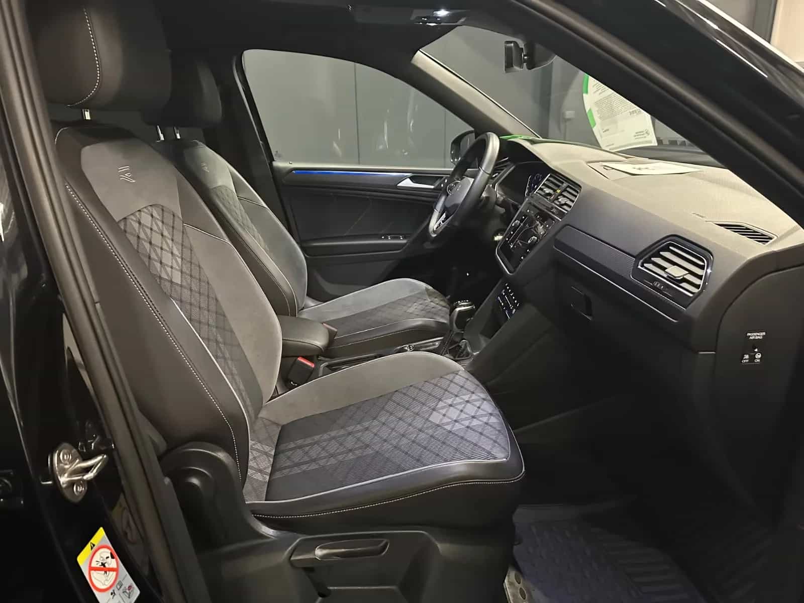 Volkswagen Tiguan Allspace 11/2022-photo-8
