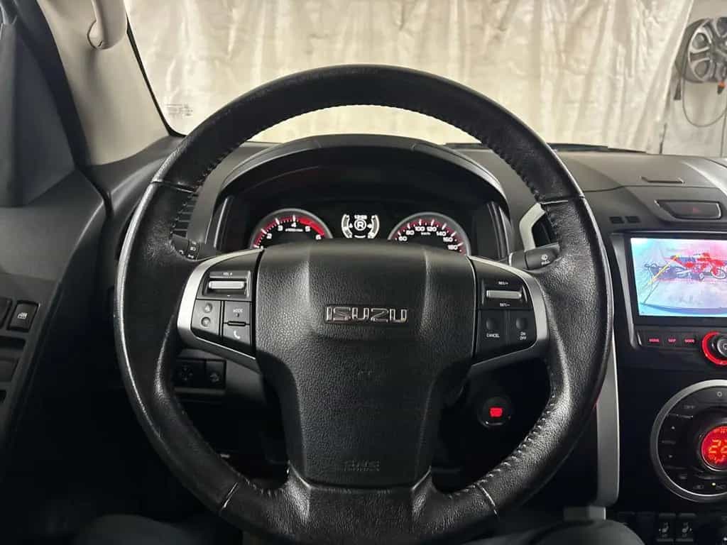 Isuzu D-Max Double Cab 4WD Premium+ I.Hand Leder Kame 09/2017-photo-15
