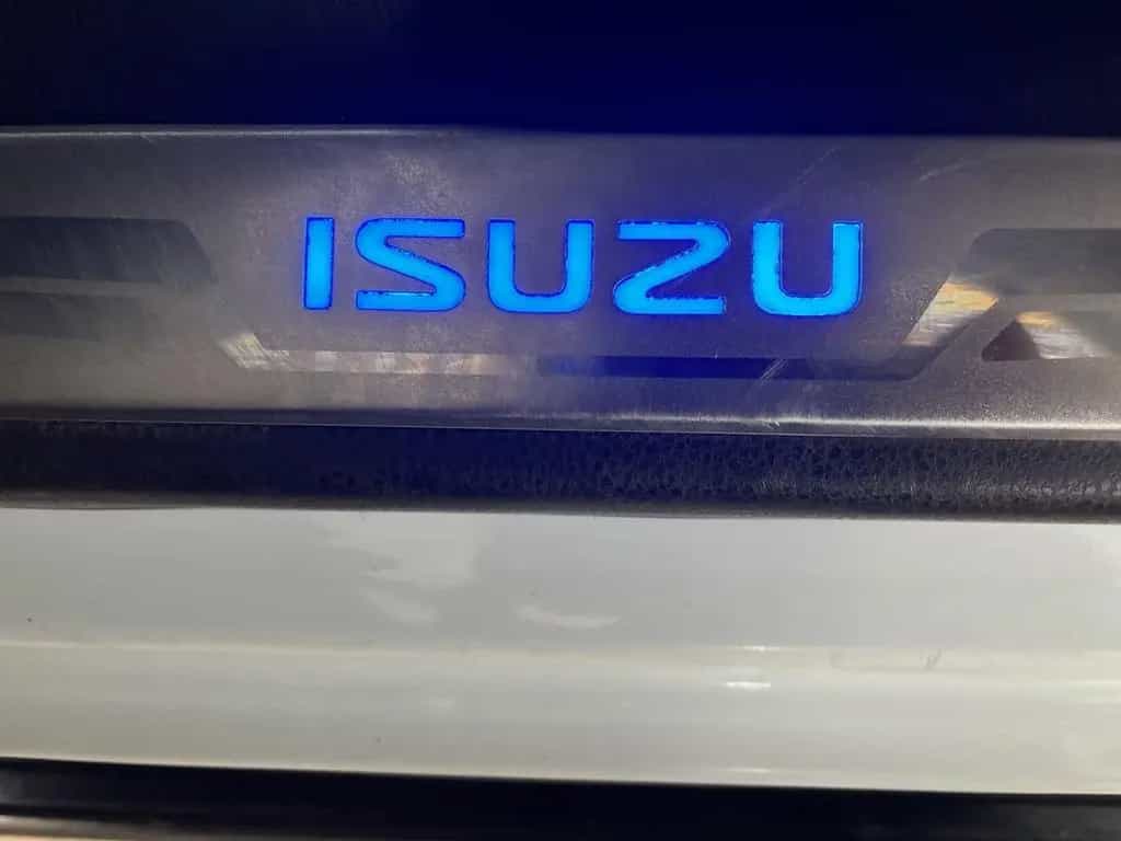 Isuzu D-Max Double Cab 4WD Premium+ I.Hand Leder Kame 09/2017-photo-17
