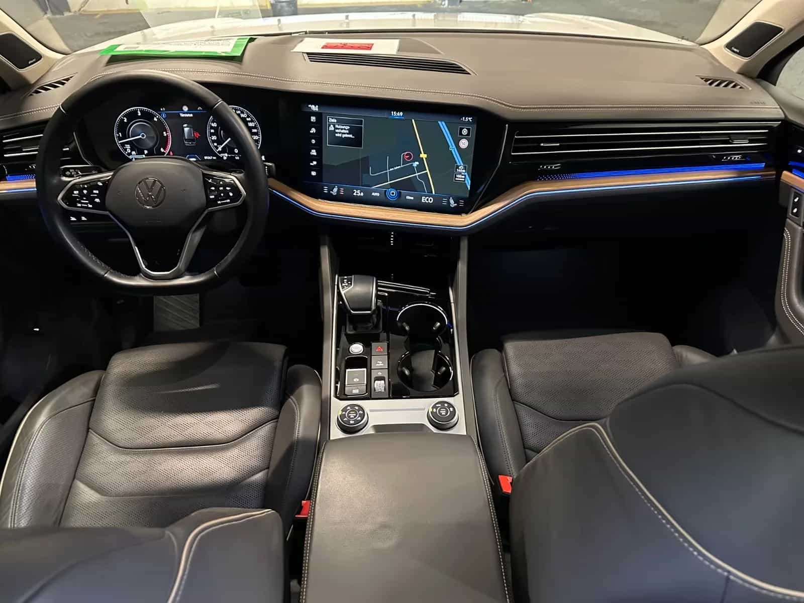 Volkswagen Touareg 09/2022-photo-10