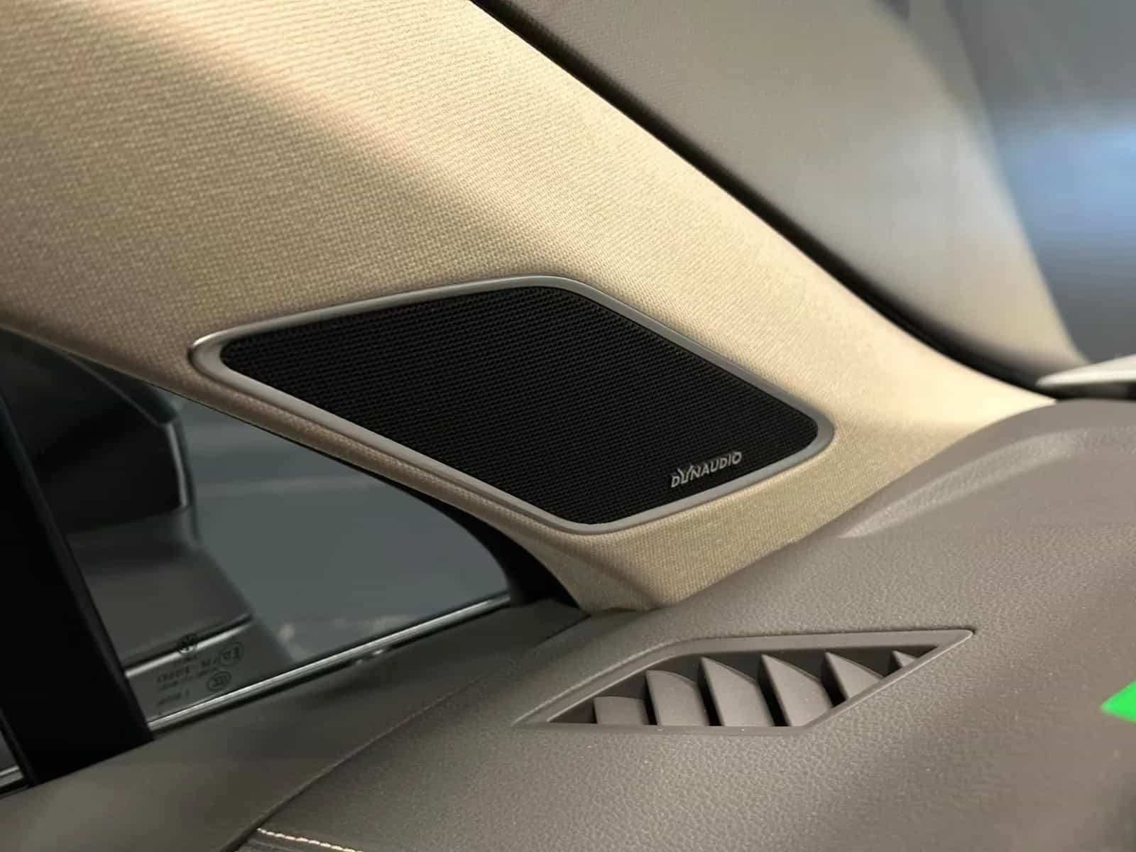Volkswagen Touareg 09/2022-photo-19