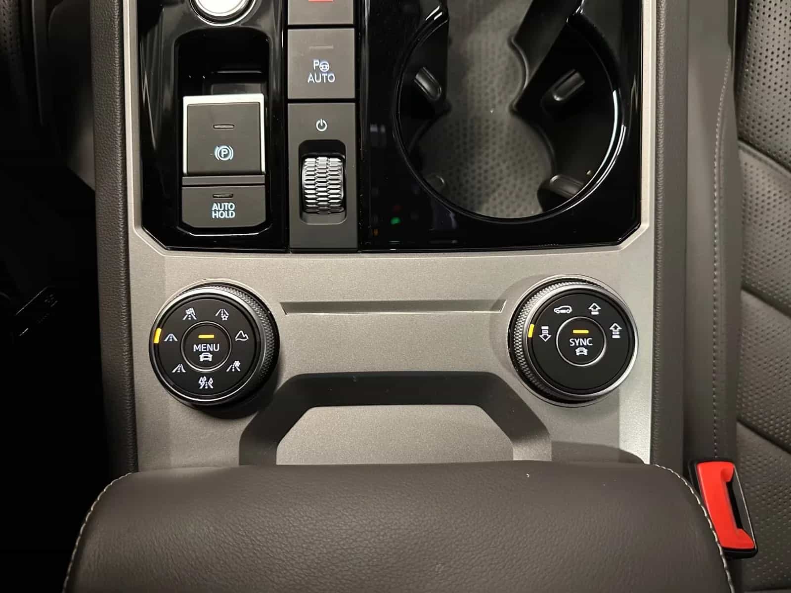 Volkswagen Touareg 09/2022-photo-21
