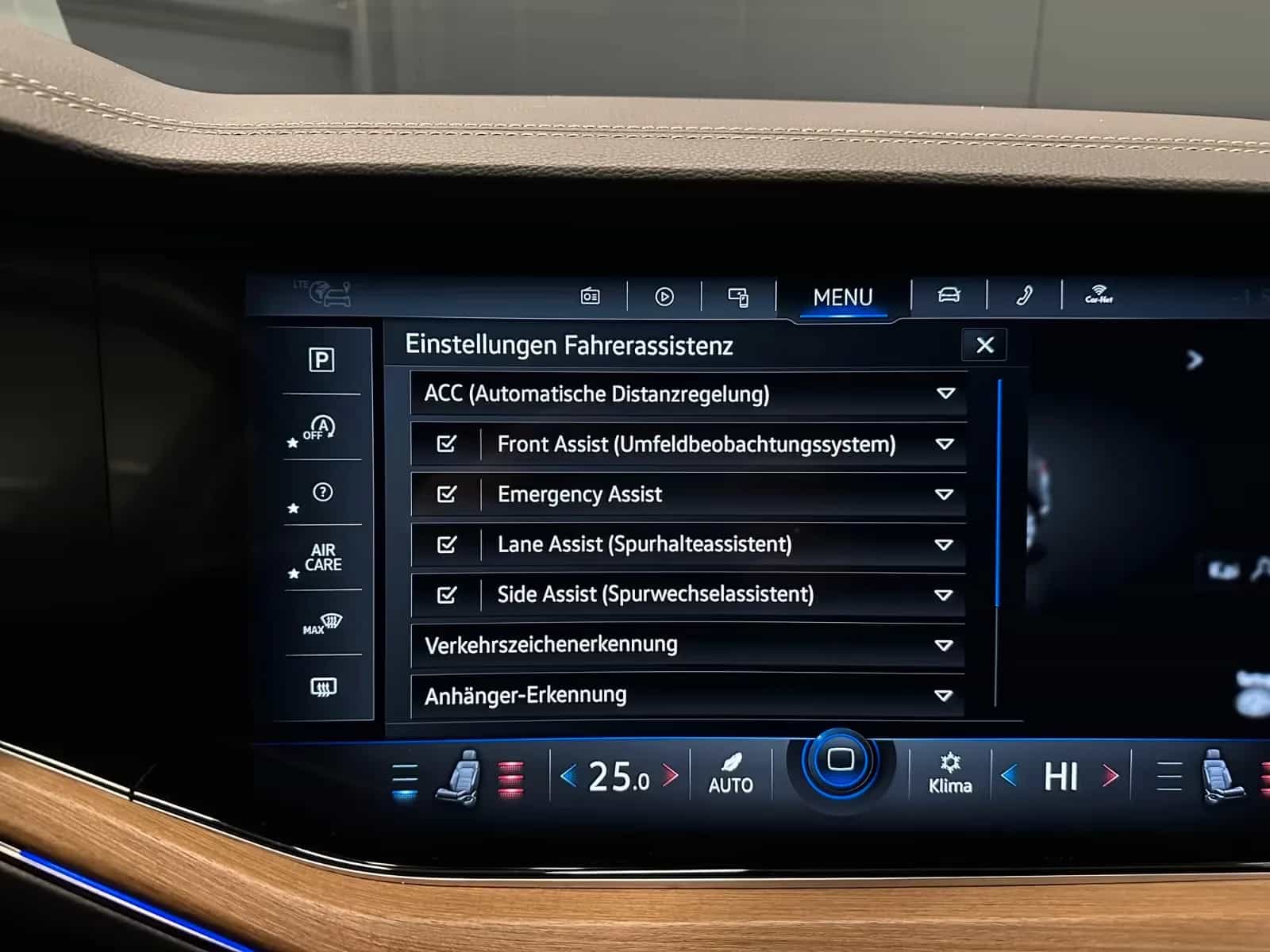 Volkswagen Touareg 09/2022-photo-25