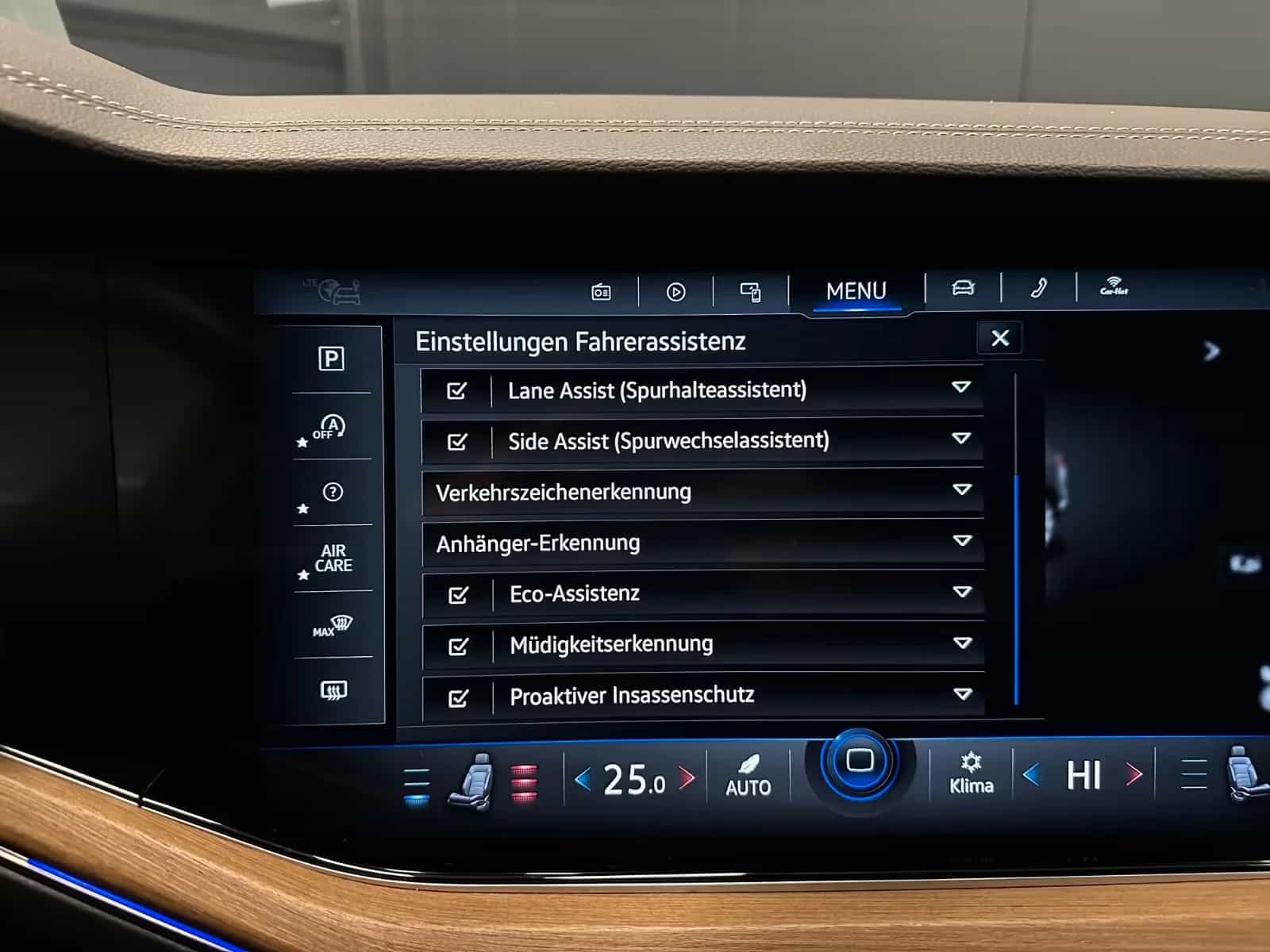 Volkswagen Touareg 09/2022-photo-26