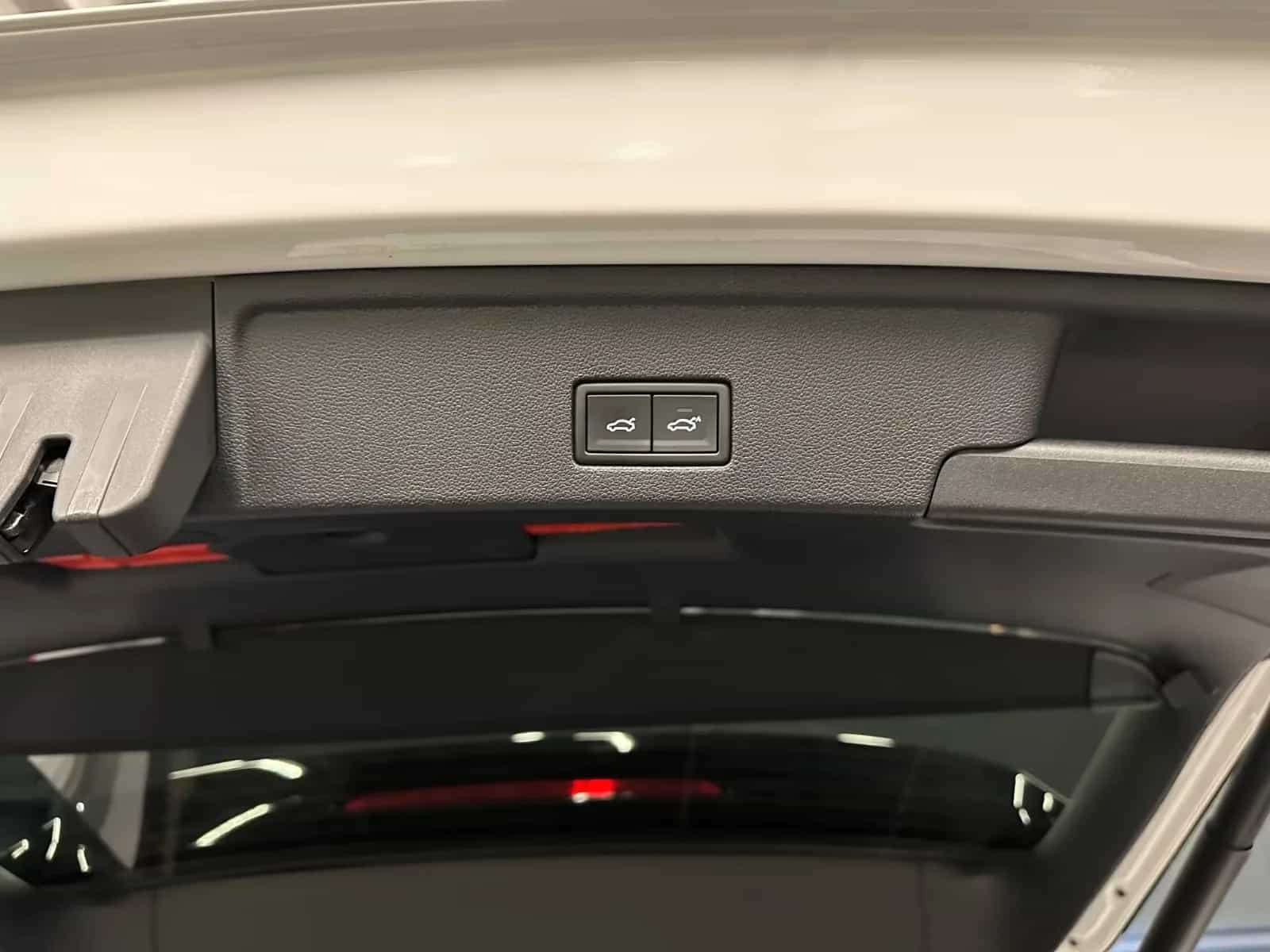 Volkswagen Touareg 09/2022-photo-34