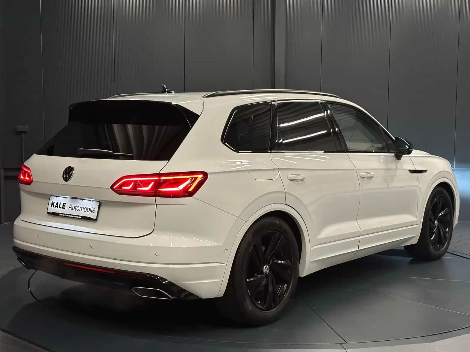 Volkswagen Touareg 09/2022-photo-4